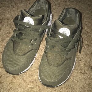 Olive grey huarache by Nike.